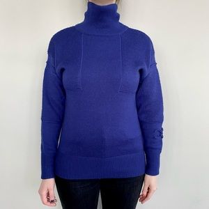 Authentic vintage Chanel wool & cashmere blend turtleneck sweater. 💙